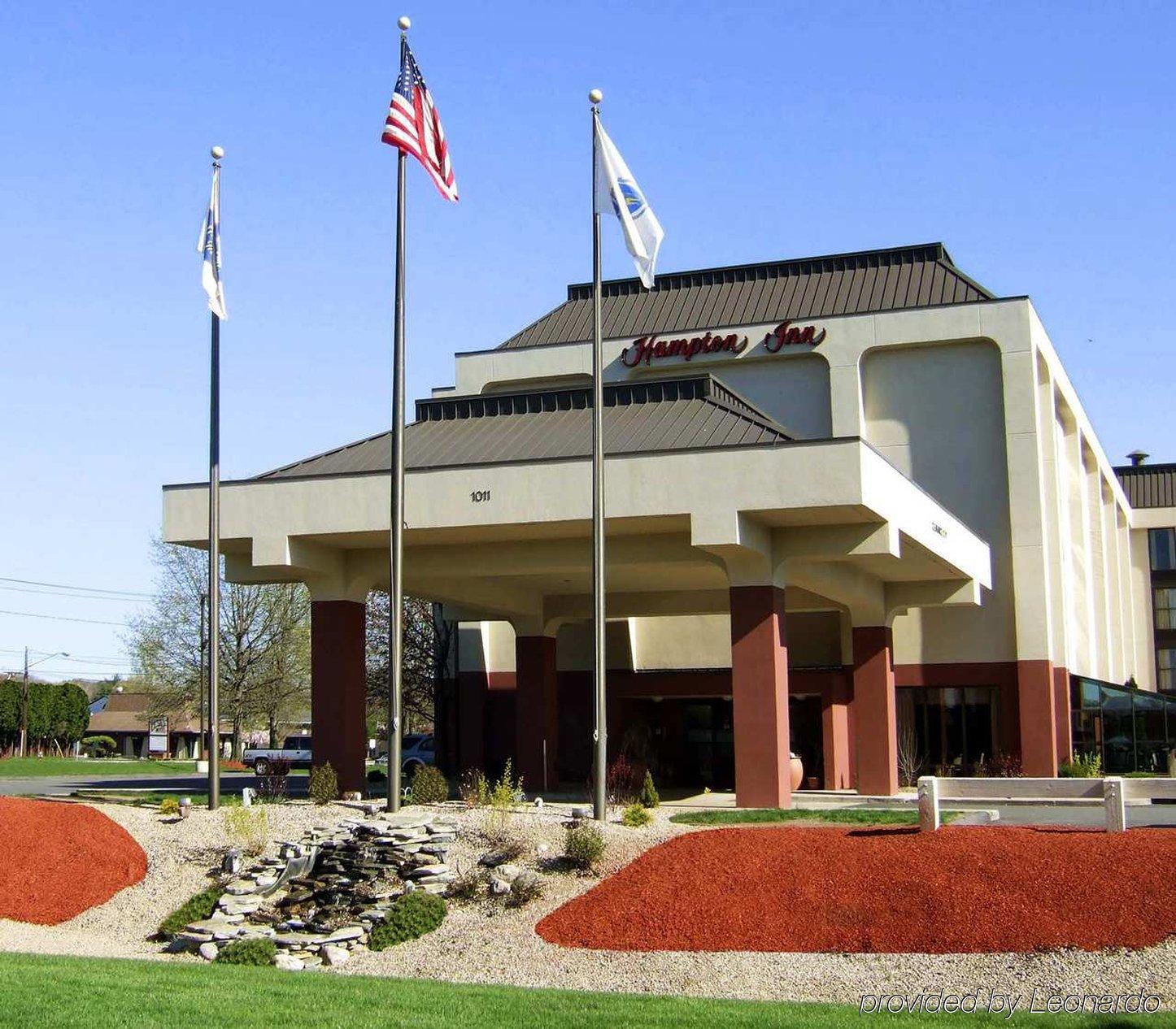Hampton Inn West Springfield Kültér fotó