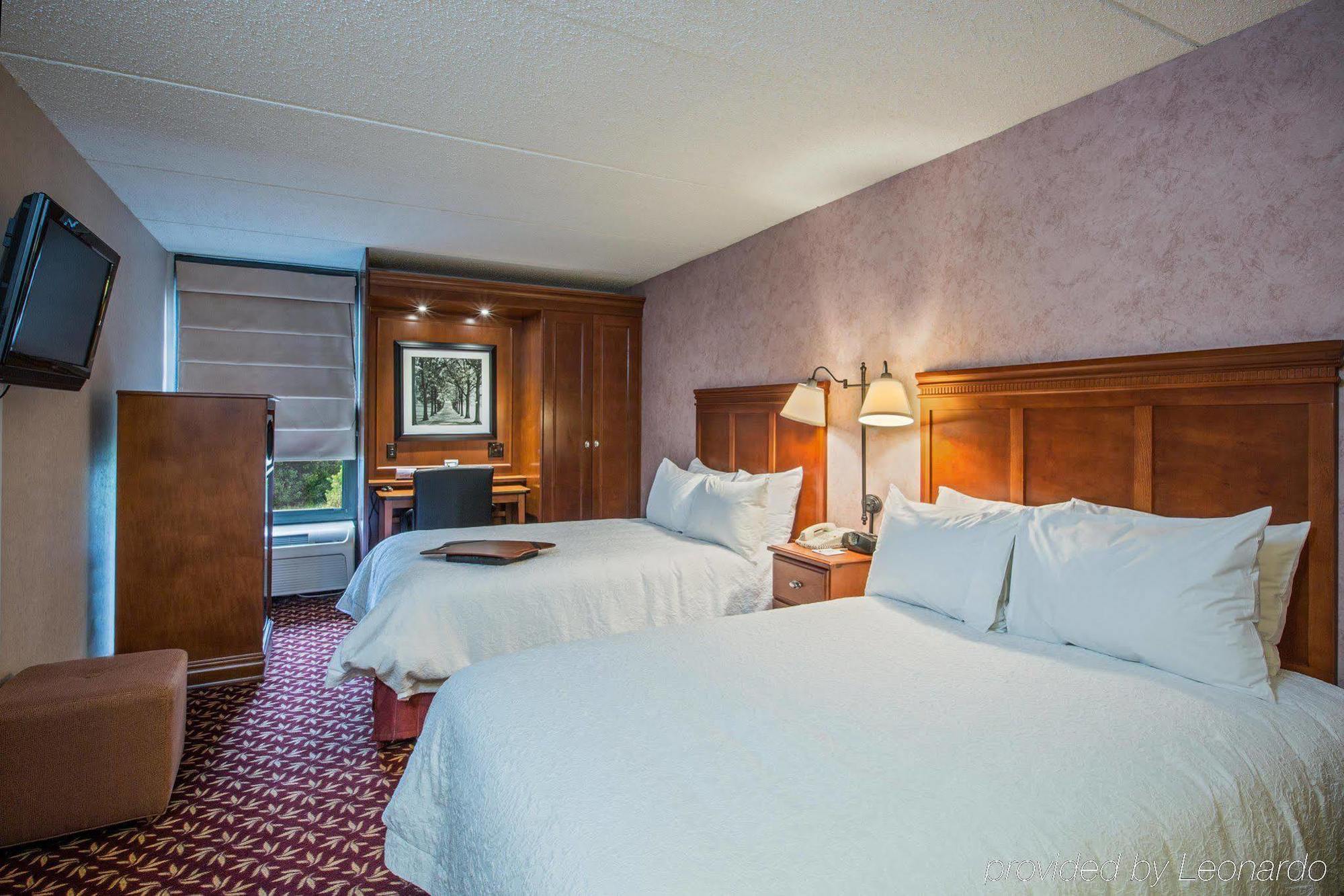 Hampton Inn West Springfield Kültér fotó